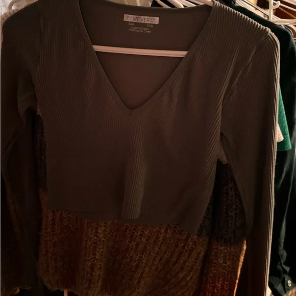 Clothes - Picture 4 of 15